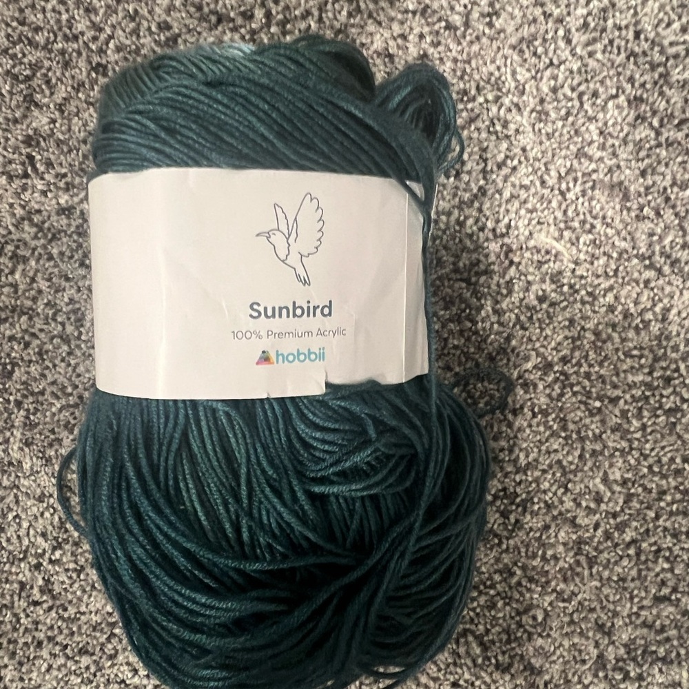 Hobbii Sunbird Premium Acrylic Yarn - Color Morpho